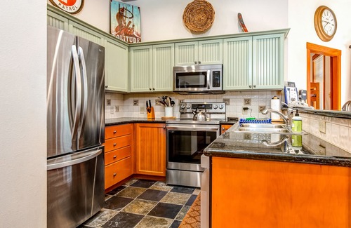 Salt Lake Mountain Resorts Condo | Ski-in/ski-out condo with a deck, ski views & a shared pool and hot tub