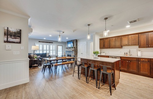 North Conway Apartment | Ski-in/ski-out Cranmore Mountain Resort Condo!