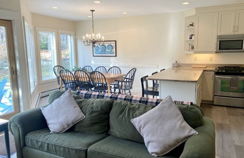 North Troy House | Ski in Ski out - fantastic location on Raccoon Run