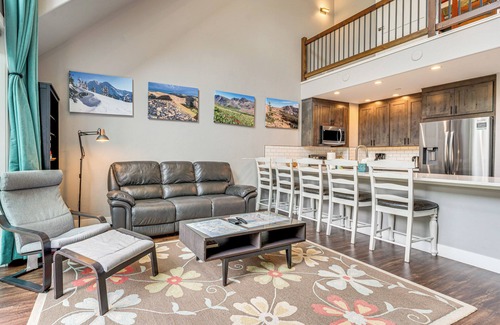 Old Town House | Ski-In/Ski-Out Gemini Lift Access! Home w/Hot Tub