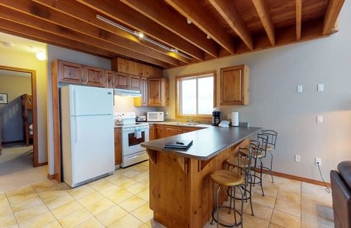 Snow Pine Estates Apartment | Ski-in/ski-out home w/private hot tub, dog-friendly attitude, & beautiful views