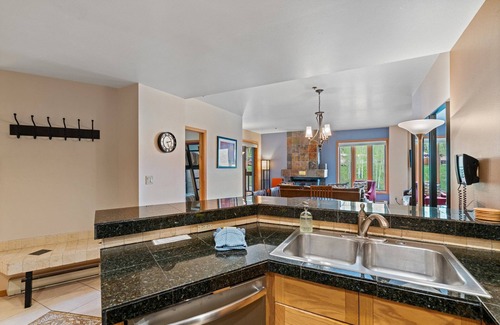 Purgatory House | Ski-in Ski-out, Hot Tub & Sauna, Cozy Condo!