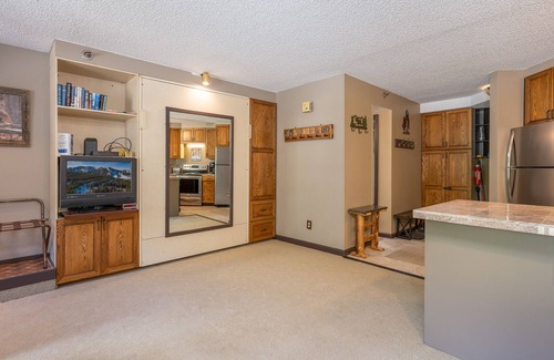 Winter Park Condo | Ski-in Ski-out Iron Horse Studio Condo D
