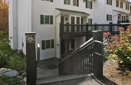 Stowe Area Condo | Ski-in/Ski-out Lodge Condo at Toll House Lift