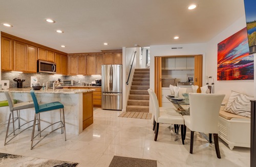 Tahoe Village Condo | Ski in Ski out Modern Condo next to Stagecoach lift and lodge (SL416J)