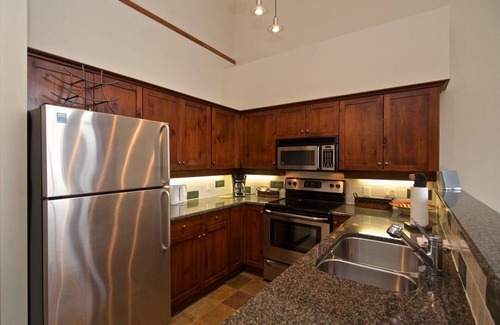 Nordic Estates House | Ski in/Ski out Mountain Views! Spectacular VIEWS, 3 level executive townhouse, FREE parking