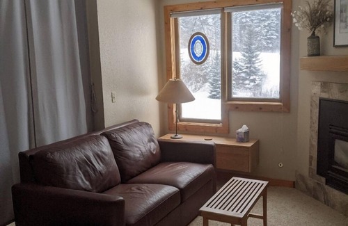 Winter Park House | Ski-in Ski-Out One Bedroom Condo at the Iron Horse