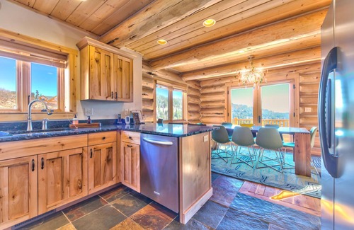 Powder Mountain Ski Chalet | Ski in/Ski Out Powder Chalet - Best Location on Powder Mountain