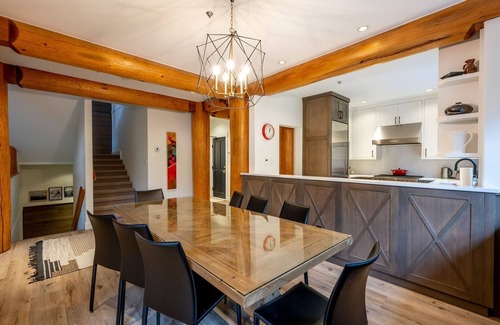 Nordic Estates Apartment | Ski in/Ski out | Private hot tub | BBQ | Parking