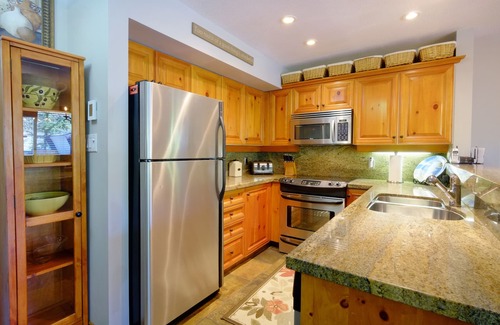 Upper Village House | Ski in Ski Out - Private Hot Tub - 3 BR - Large deck - BBQ - Parking