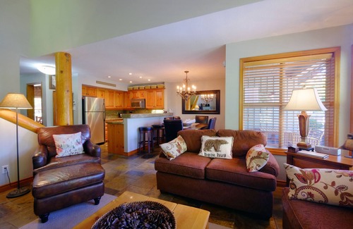 Upper Village House | Ski in Ski Out - Private Hot Tub - 3 BR - Large deck - BBQ - Parking