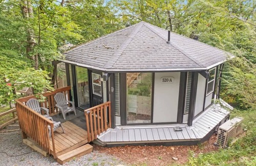 Sugar Mountain Cabin | Ski In/Ski Out Round House in Sugar Mountain