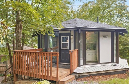 Sugar Mountain Cabin | Ski In/Ski Out Round House in Sugar Mountain