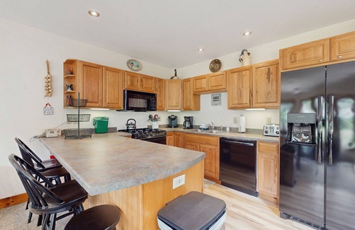 North Troy House | Ski-in/ski-out townhome with great views & deluxe resort amenities