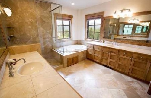 Crested Butte Condo | Ski In/Ski Out "WestWall Lodge" Luxury Mountain Accommodation A104