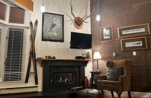 Steamboat Springs House | Ski In, Ski Out Cozy Creek Side Cabin w Front Yard