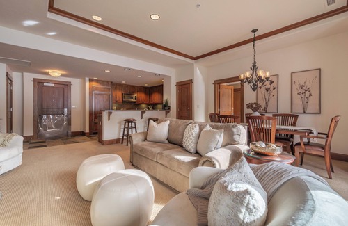 Truckee Condo | Ski-in/Ski-out Village at Northstar Residence! - 310 Iron Horse South