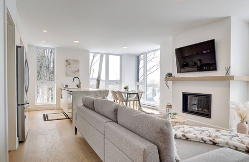 Bromont Condo | Ski-in/Ski-out Your Dream Mountain Getaway Luxury Awaits and even more!