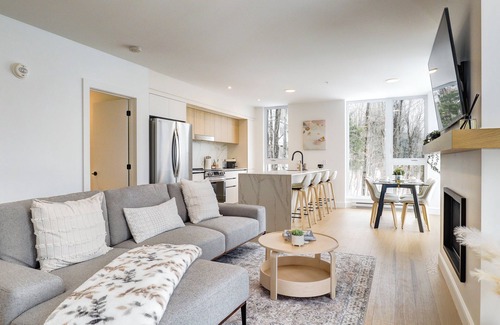 Bromont Condo | Ski-in/Ski-out Your Dream Mountain Getaway Luxury Awaits and even more!