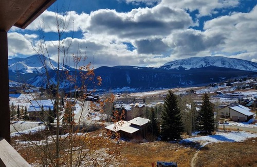 Crested Butte Condo | Ski In/Ski Out "WestWall Lodge" Luxury Mountain Accommodation A304