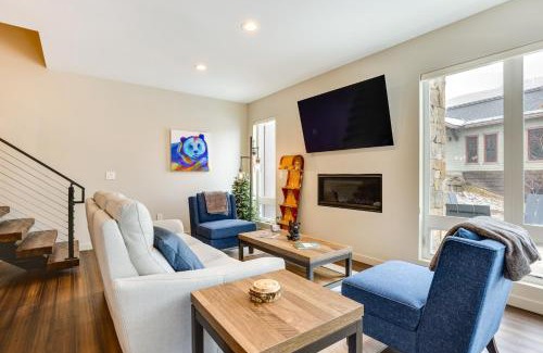 Silvercreek House | Ski-InandSki-Out Granby Getaway with Fire Pit!