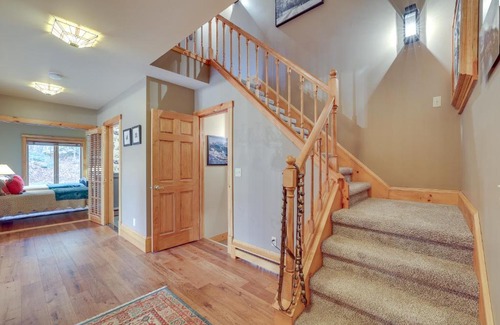 North Troy House | Ski-InandSki-Out with Sauna in Jay Ski Peak Resort!