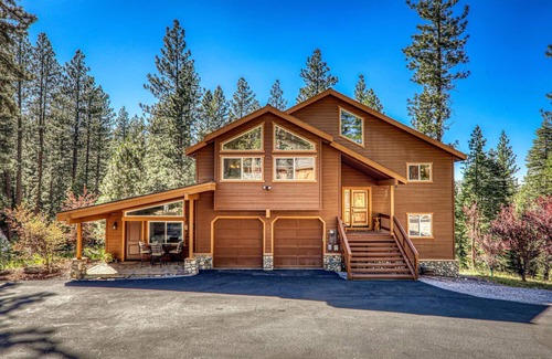 Truckee House | SKI LEASE! Four bed/four bath home in Truckee, CA available for a ski lease.