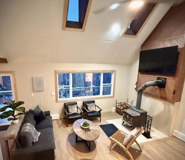 Stockbridge House | Ski Mountain Home Unit A