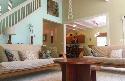 Harbor Springs House | SKI NUBS & BOYNE! Waterfront! OVERLOOKING LAKE MICH! Pool Table, PS2! SUNSETS!