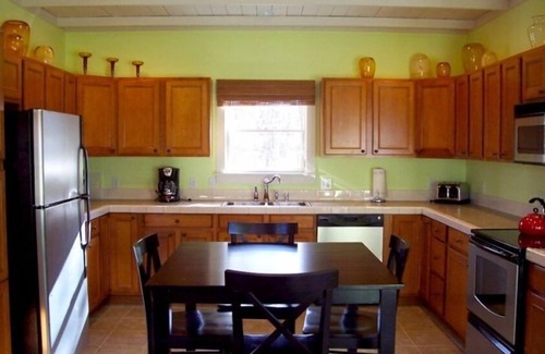 Harbor Springs House | SKI NUBS & BOYNE! Waterfront! OVERLOOKING LAKE MICH! Pool Table, PS2! SUNSETS!