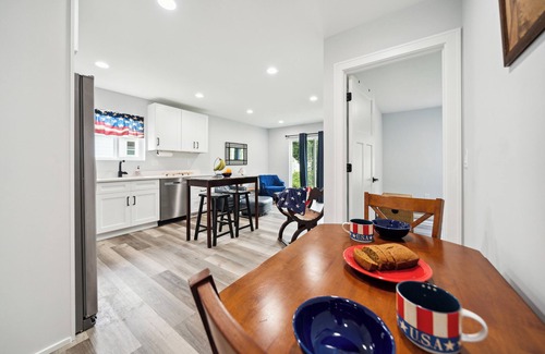 Waterford House | Ski Pine Knob/Mt Holly/Alpine, 2 bed 2 bath in Waterford - Dogs welcome!