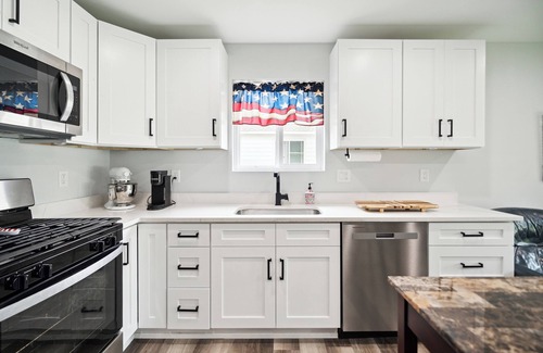 Waterford House | Ski Pine Knob/Mt Holly/Alpine, 2 bed 2 bath in Waterford - Dogs welcome!