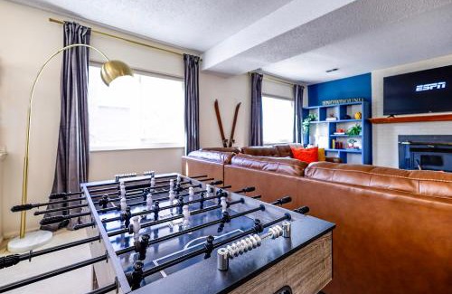 North Central Westminster House | Ski Resorts Nearby: Mini Golf + BBQ + Games