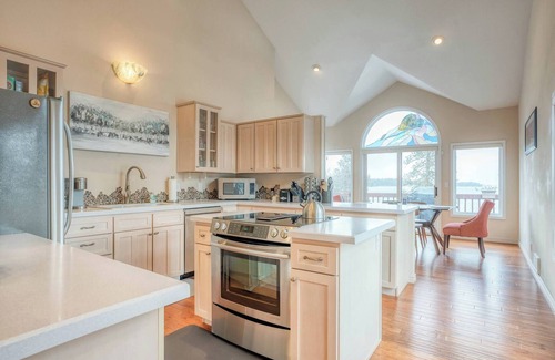 Lakeside House | Ski Retreat on Flathead Lake - 20mins to Blacktail