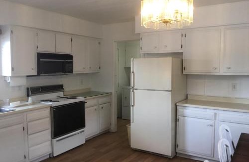 Great Falls Hotel | Ski's Western Motel