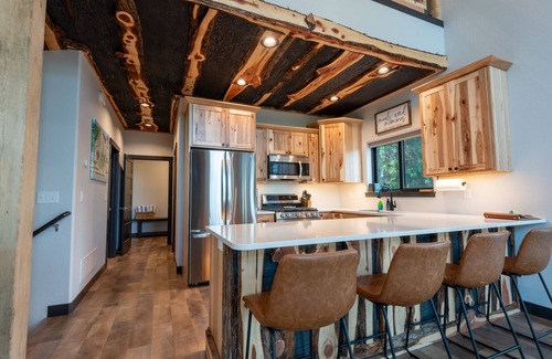 Lead Cabin | Ski, Snowboard, ATV Destination! Hot tub, trailer parking, EV charger!