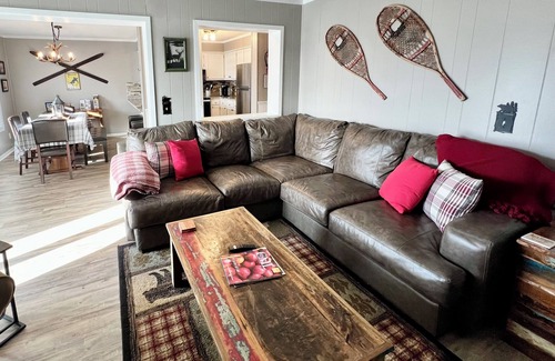 Banner Elk Condo | Ski-Snowboard-Tube-Sled-Pool-HotTub-Tennis-Pickleball