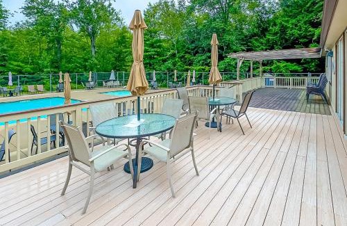 Bridgton House | Ski & Splash Retreat