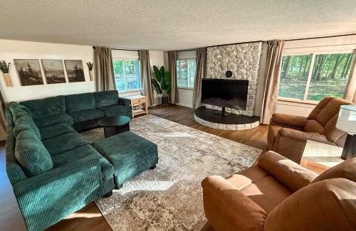 Bridgton House | Ski & Splash Retreat