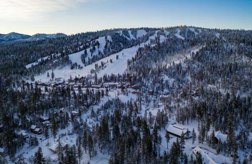 Summit Estates House | Ski time getaway #1848