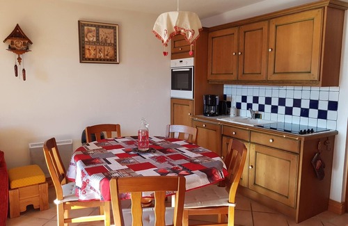 Bisanne 1500 Apartment | Ski-to-door apartment rental 5 people with access to Domaine des Saisies