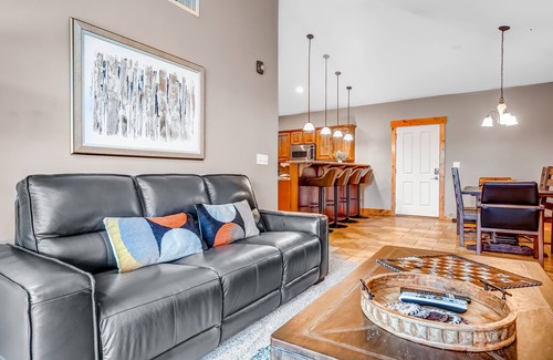Bear Hollow Village Condo | Ski view condo with fast WiFi, private grill, easy ski access, pool, & hot tub