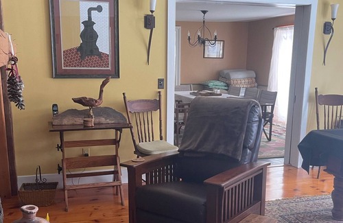East Durham House | Ski Windham! Private swimming. Beautiful nature walks. Family comfort. Fast Wifi