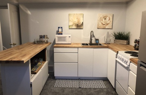Millcreek House | Skiers delight Kitchen, 1.5 bath, laundry, sleeps 4, newly remodeled