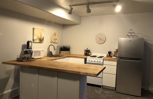Millcreek House | Skiers delight Kitchen, 1.5 bath, laundry, sleeps 4, newly remodeled