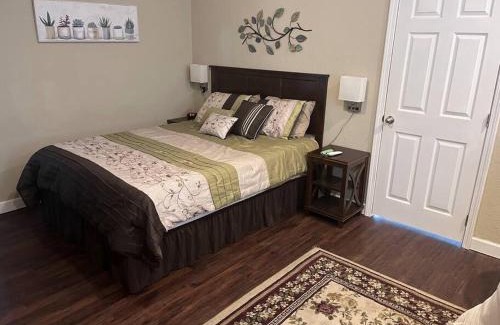 Jefferson City House | Skinny Big House in Jefferson City