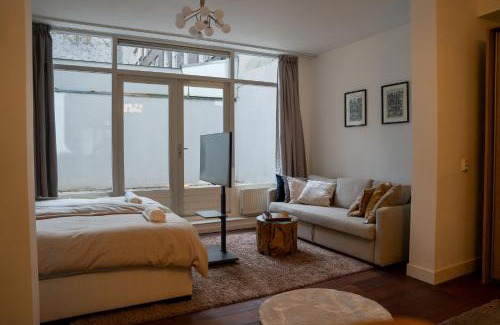 Canal Ring House | Skinny Bridge Boutique Stay