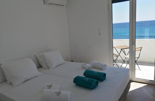 Paralia Agias Fotinis Apartment | Skinosummer