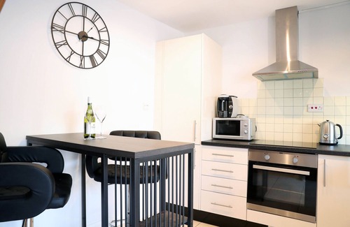 Llanfoist Cottage | Skirrid Cottage. Elegant, charming & welcoming.