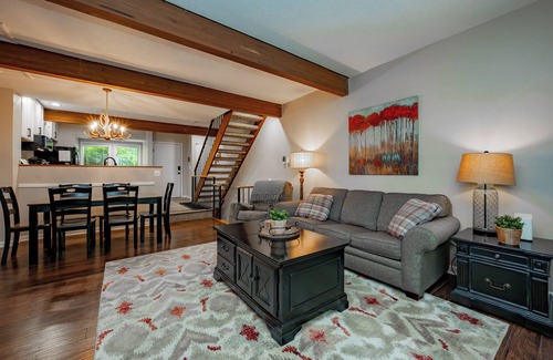 McHenry House | Skis and Sandals: Ski In/Ski Out, Fireplace, Wifi!